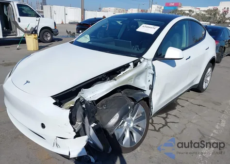 2021 Tesla Model Y Standard Range Rear-Wheel Drive из США, поврежденный, VIN 5YJYGDED4MF110400